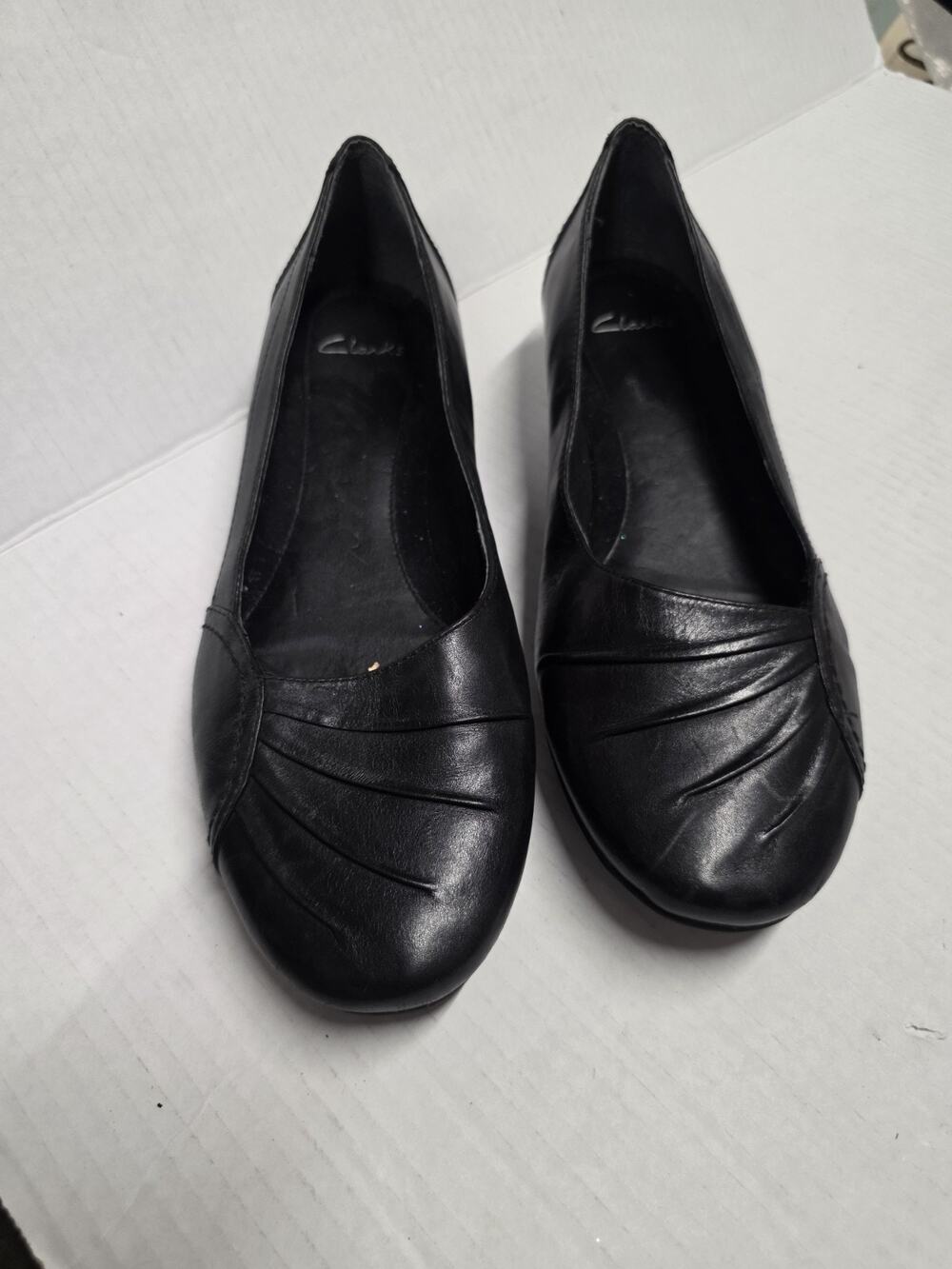 Clarks Women's Everyday Black Leather Slip On Size 11M 82814